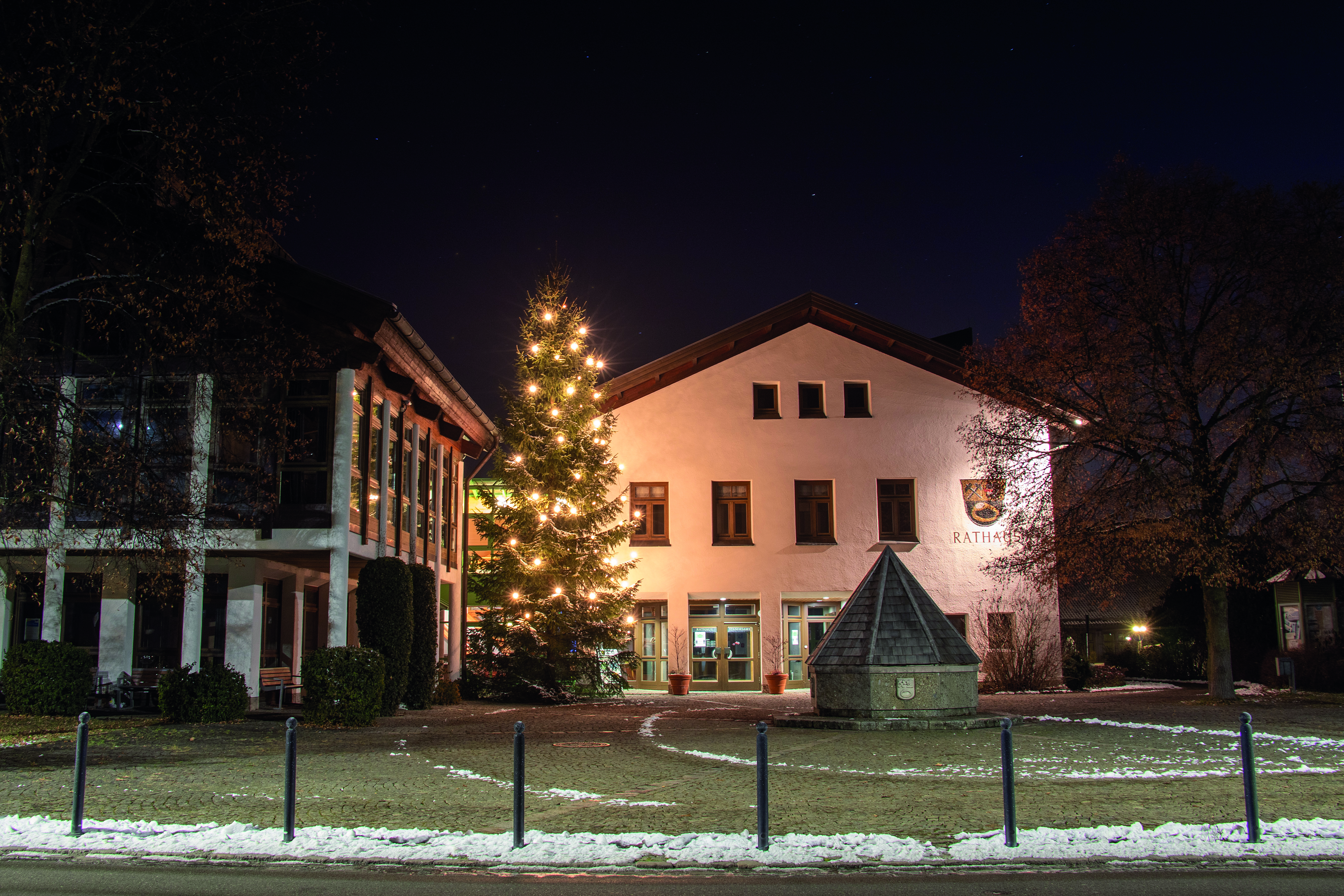 Ainringer Rathaus im Winter