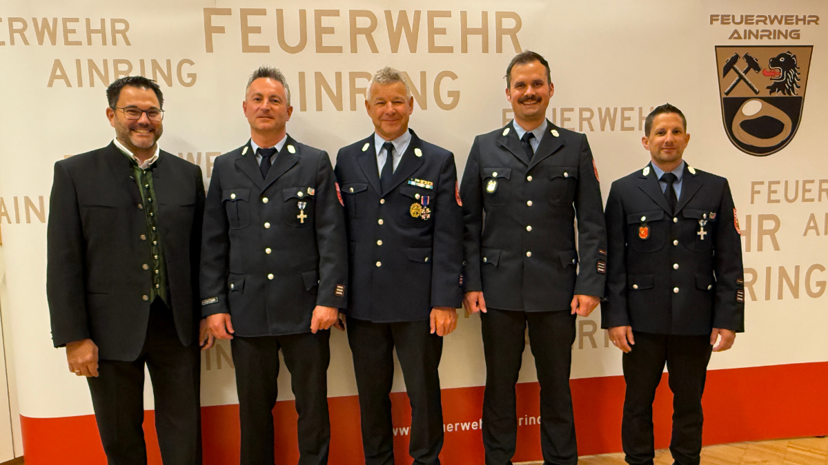 von links: Bürgermeister Martin Öttl, Thomas Schlosser, Martin Waldhutter, Philipp Ließel, Bernhard Hasenöhrl