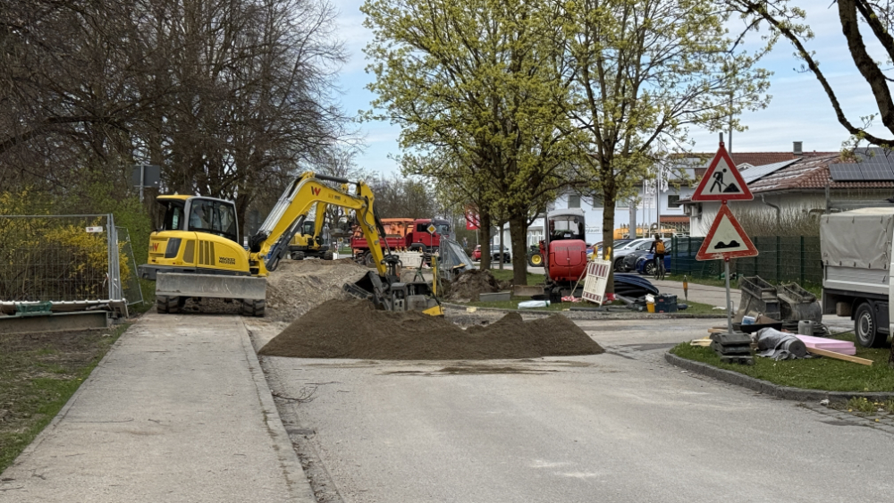 Leitungsbau an der Salzstra&szlig;e in Mitterfelden